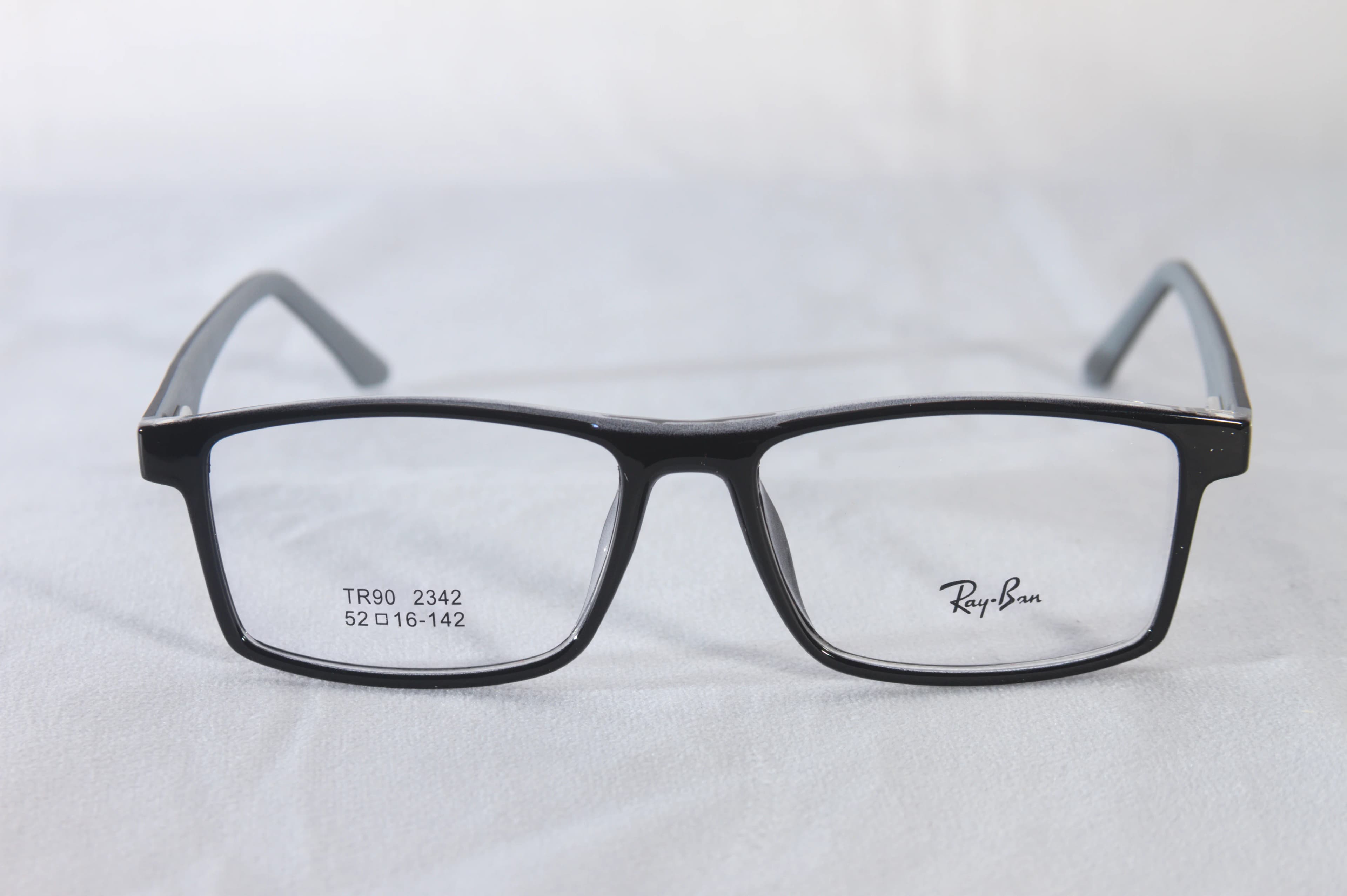 Ray-Ban Essential